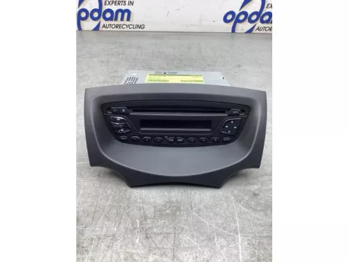 Radio CD Speler-8208380