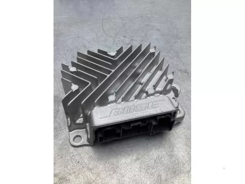 Radio versterker-7434945