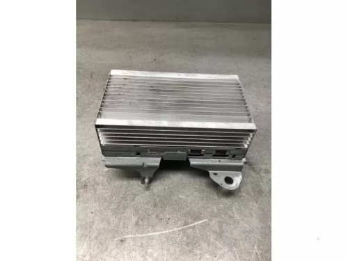 Radio versterker-8182179