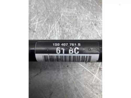 Aandrijfas links-voor Volkswagen 1s0407761b nze