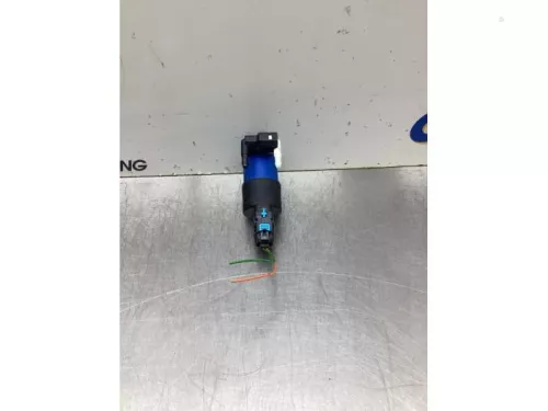 Ruitensproeierpomp voor-8048548