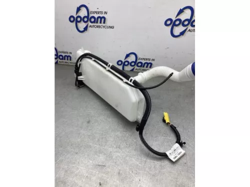 Ruitensproeiertank voor-8177086