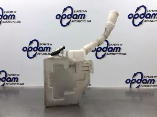 Ruitensproeiertank voor-