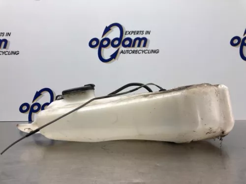 Ruitensproeiertank voor-8156832