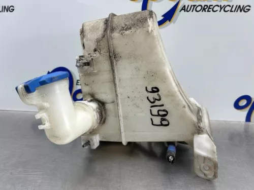 Ruitensproeiertank voor-8310944