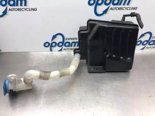 Ruitensproeiertank voor-7293810