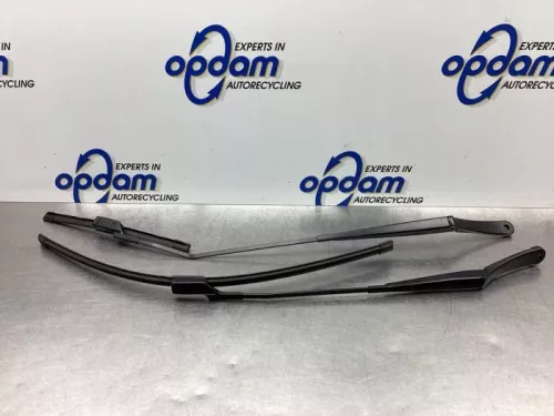 Ruitenwisserarm voor-6495926