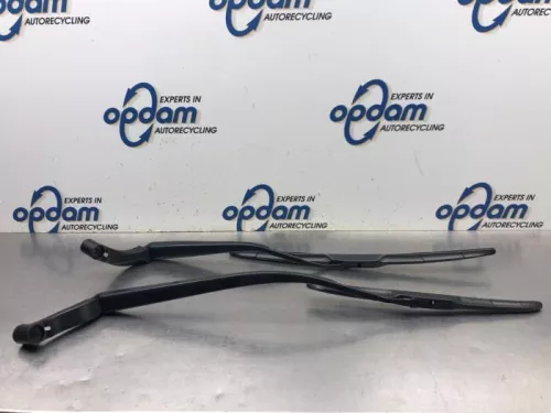 Ruitenwisserarm voor-7987764