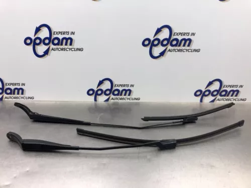 Ruitenwisserarm voor-8210629