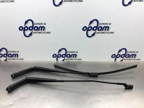 Ruitenwisserarm voor-8186158