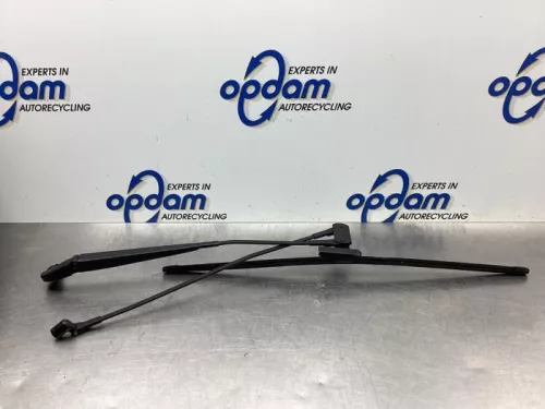Ruitenwisserarm voor-7615737