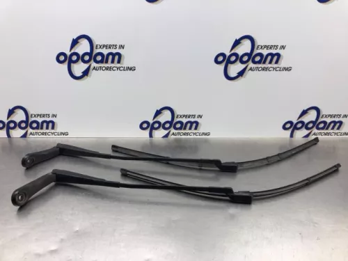 Ruitenwisserarm voor-8160979