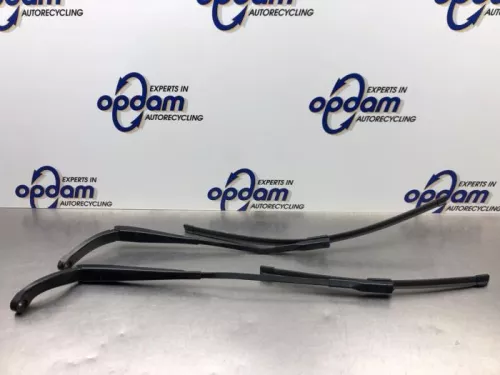 Ruitenwisserarm voor-8203016