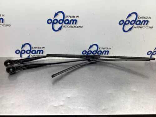 Ruitenwisserarm voor-8107578