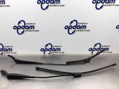 Ruitenwisserarm voor-8197402