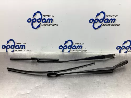 Ruitenwisserarm voor-7866021