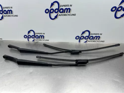 Ruitenwisserarm voor-8226985