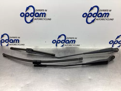 Ruitenwisserarm voor-7934658