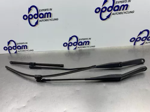 Ruitenwisserarm voor-8275056
