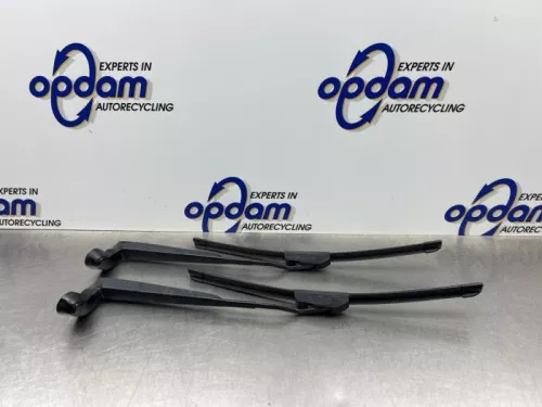 Ruitenwisserarm voor-8217403