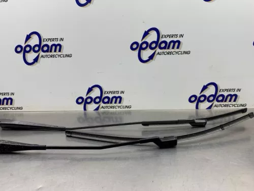 Ruitenwisserarm voor-8250757