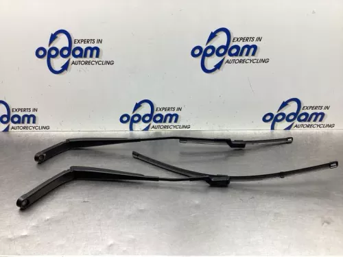 Ruitenwisserarm voor-8081486