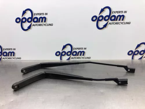 Ruitenwisserarm voor-8082261
