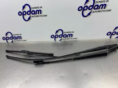 Ruitenwisserarm voor-8252843