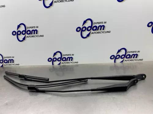 Ruitenwisserarm voor-8247098