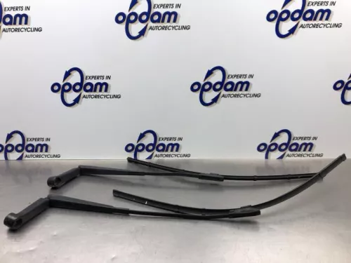 Ruitenwisserarm voor-8192076