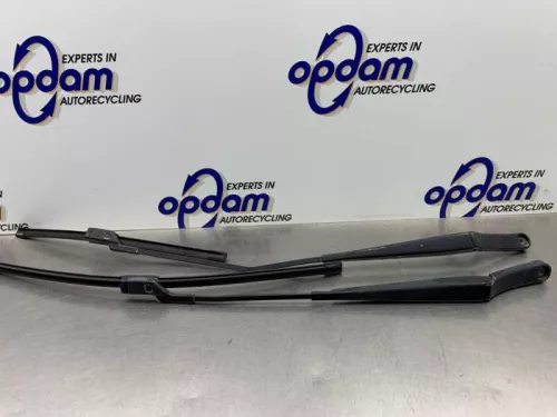 Ruitenwisserarm voor-8201871