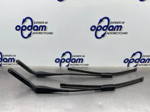 Ruitenwisserarm voor-8263408