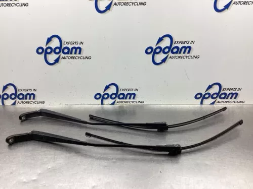 Ruitenwisserarm voor-8121041
