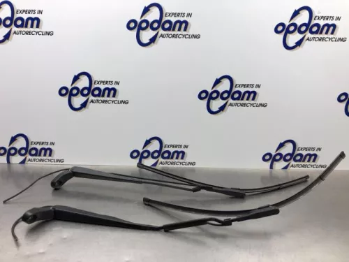 Ruitenwisserarm voor-8181635