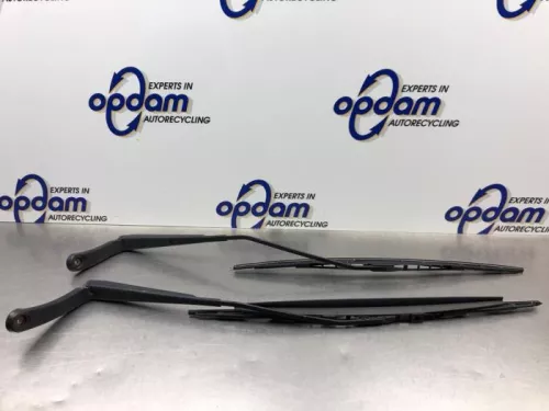 Ruitenwisserarm voor-8254358