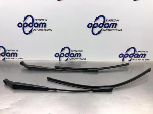 Ruitenwisserarm voor-8251649