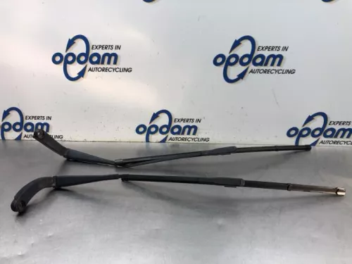 Ruitenwisserarm voor-8091410
