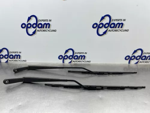 Ruitenwisserarm voor-8311370
