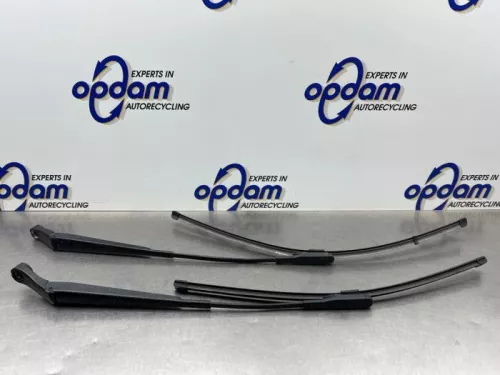Ruitenwisserarm voor-8313618