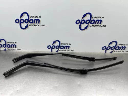 Ruitenwisserarm voor-8289758