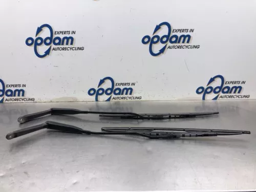 Ruitenwisserarm voor-8168628