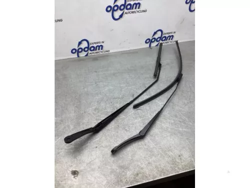 Ruitenwisserarm voor-8097008