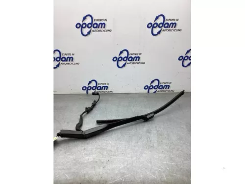 Ruitenwisserarm voor-8282811