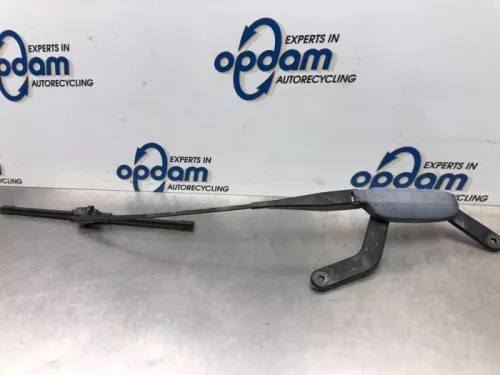 Ruitenwisserarm voor-7853823