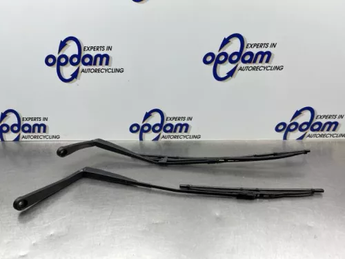 Ruitenwisserarm voor-8288618