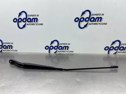 Ruitenwisserarm voor-