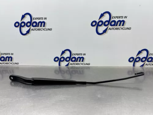 Ruitenwisserarm voor-