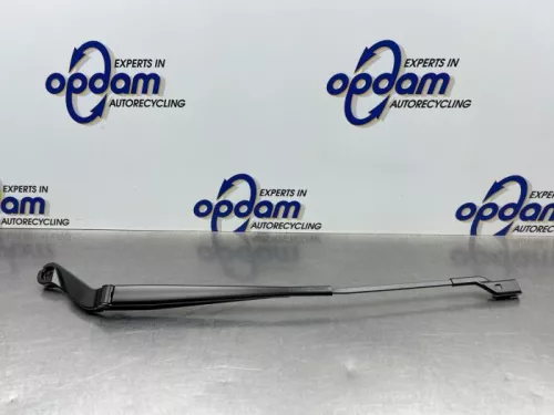 Ruitenwisserarm voor-