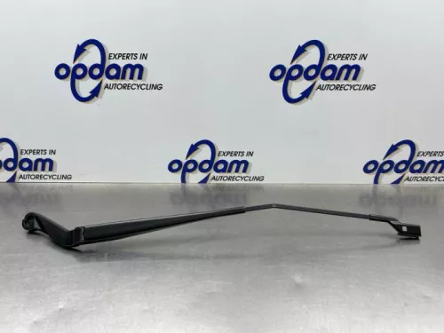 Ruitenwisserarm voor-