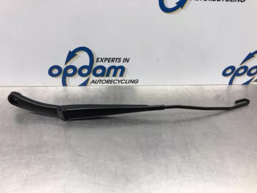 Ruitenwisserarm voor-